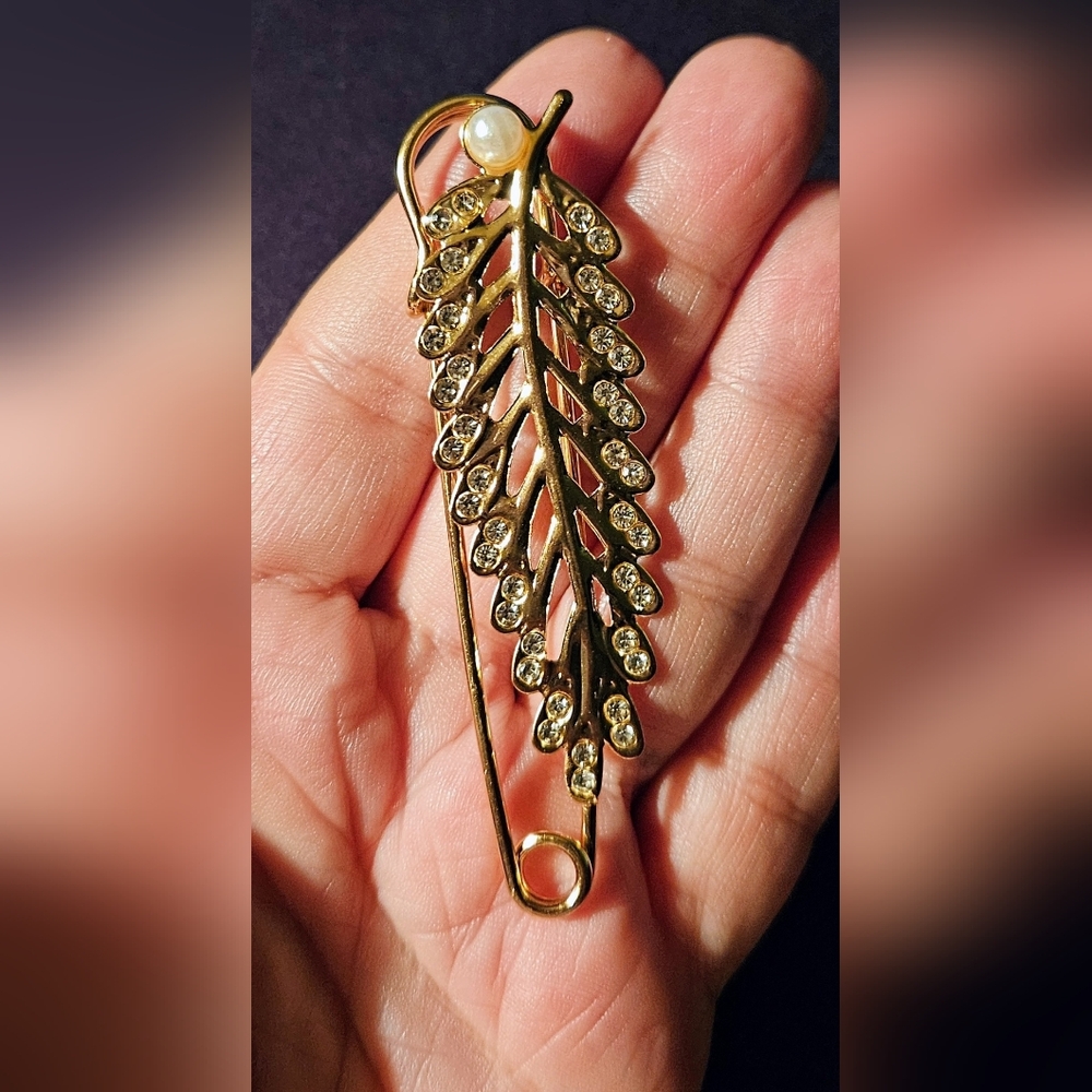 Safety Pin Design Collection - Picture 10 of 12